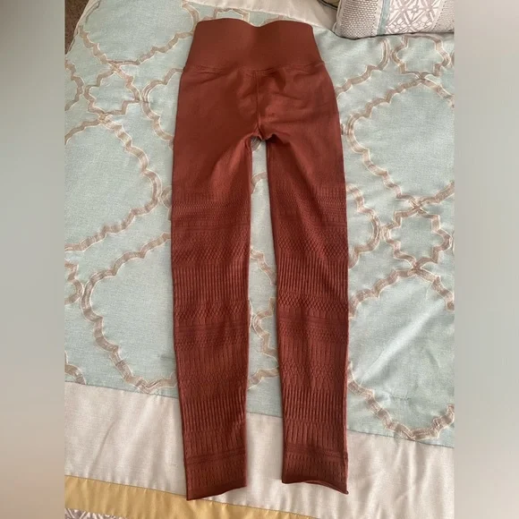 Fabletics Sculptknit Leggings, XS, Macrame, 7/8, High-Waisted, Chestnut - Picture 6 of 10
